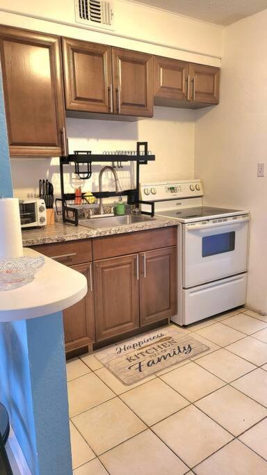 Entire Home By Siesta Key/Closed To Downtown ساراسوتا المظهر الخارجي الصورة