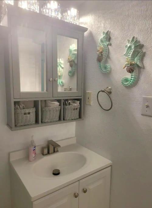Entire Home By Siesta Key/Closed To Downtown ساراسوتا المظهر الخارجي الصورة