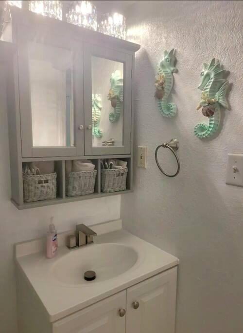 Entire Home By Siesta Key/Closed To Downtown ساراسوتا المظهر الخارجي الصورة